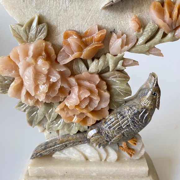 Vintage Chinese Nephrite Sculpture: Birds in Rosebush, Hand-Carved - Picture 15 of 16